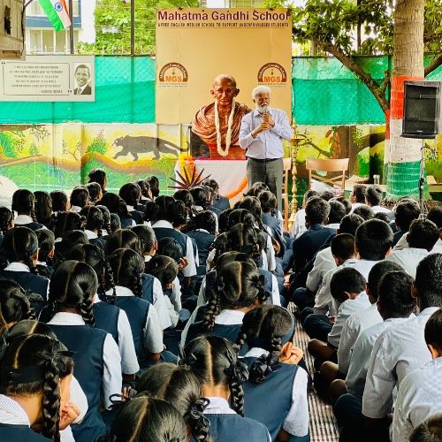 Education beyond textbooks